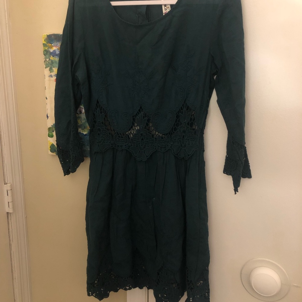 Green embroidered dress 👗 😍